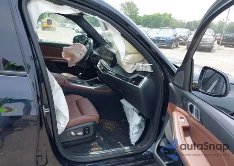 2024 BMW X7 xDrive40I z USA, uszkodzony, nr VIN 5UX23EM01R9S34226